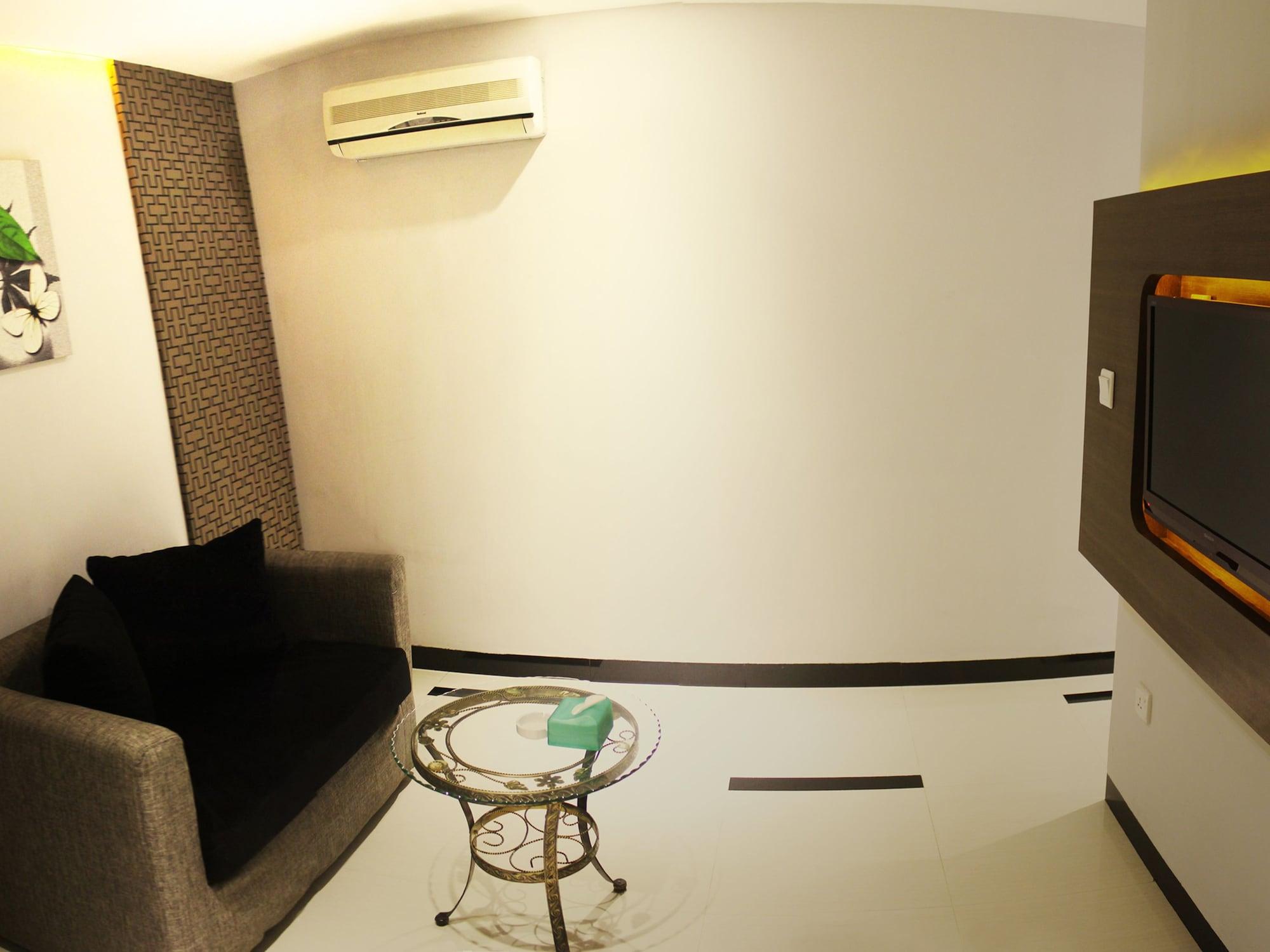 89 Hotel Batam Exterior foto